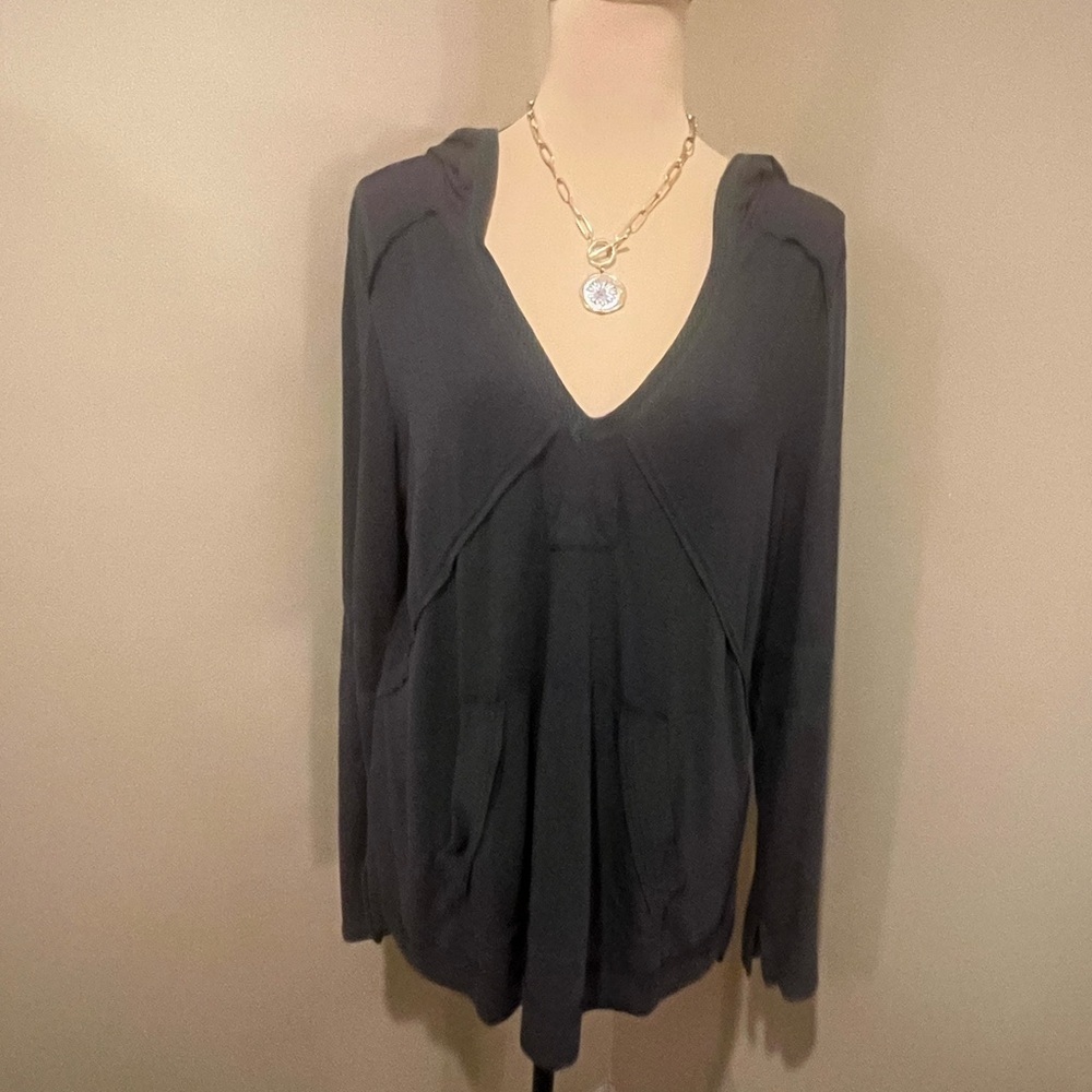 Listicle Boho Charcoal  Raw seaming, V-Neck Hoodie, size M